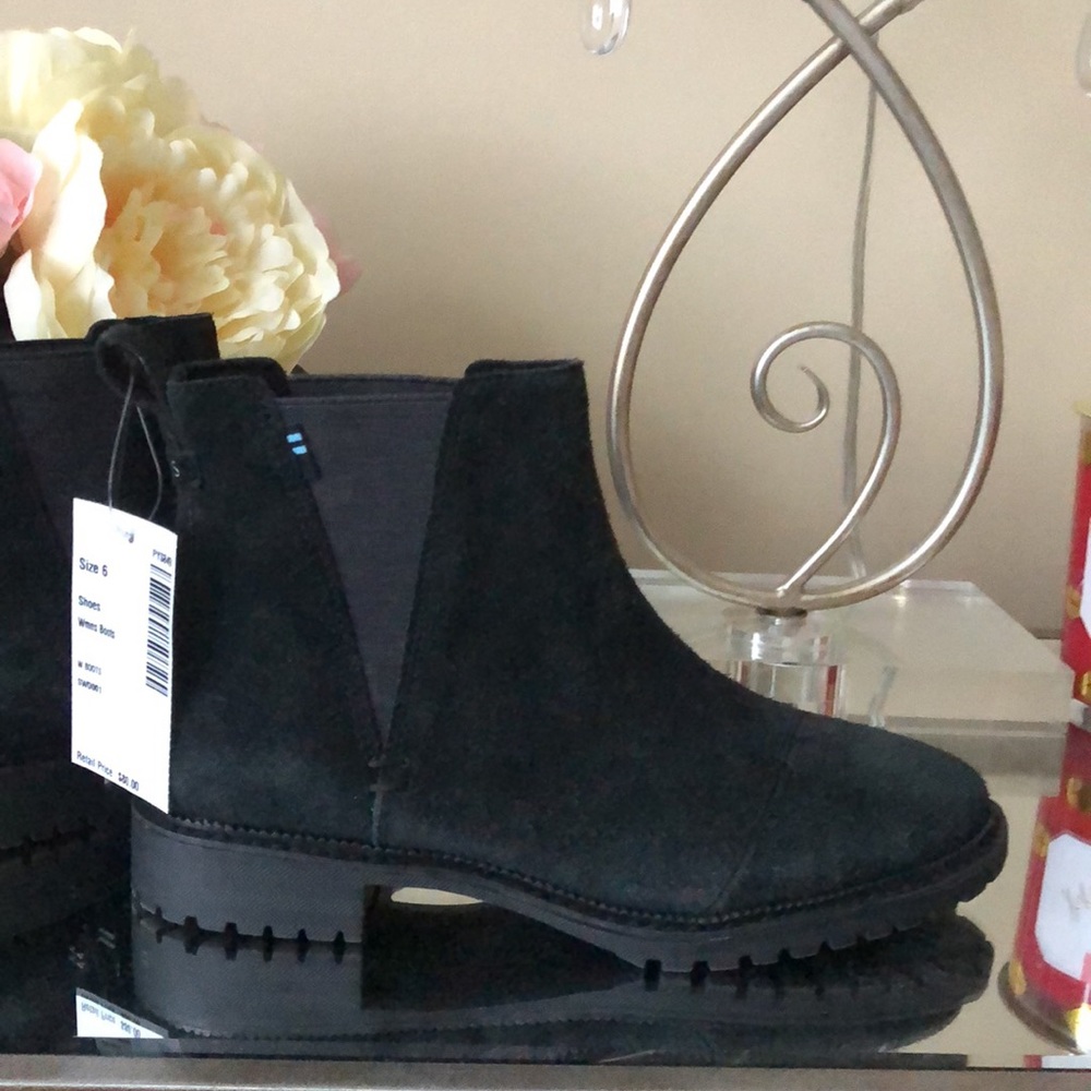 NWT Toms | Black Suede Cleo Water Resistant Chelsea Ankle Neutral Heel Boots - Picture 3 of 9
